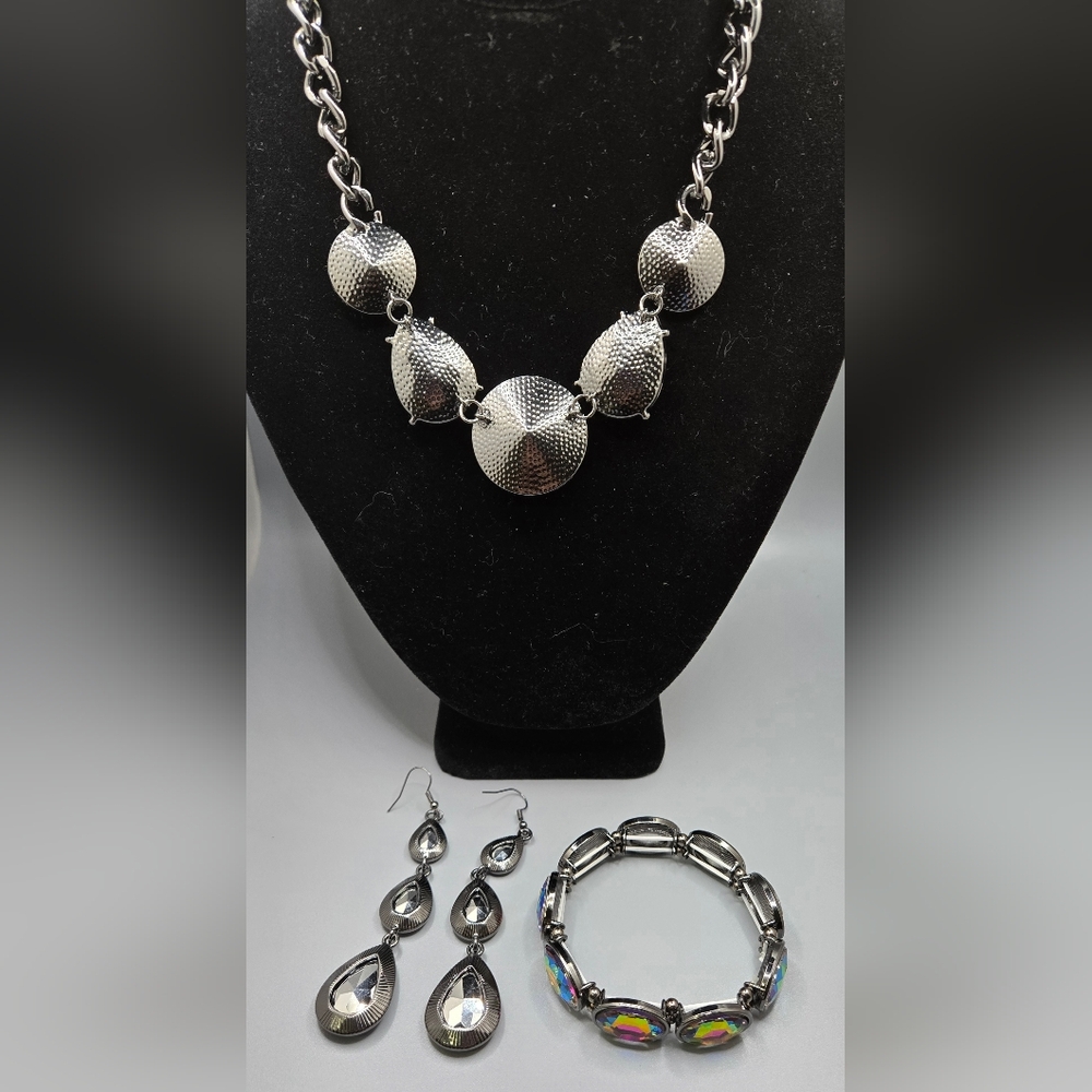 Watermelon Faceted Glass 4 Pc Set Gun Metal Grey Metal Necklace Bracelet Earring - Picture 2 of 4